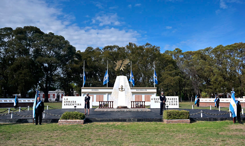 Plano General del homenaje a los veteranos y caídos en la Guerra de Malvinas en el Parque Centenario, que se encuentra dentro de la Base Naval Puerto Belgrano.