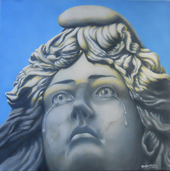 No llores patria mía: La fotografía de la pintura muestra la cara de una estatua llorando simbolizando el dolor del país por los caídos durante la guerra.