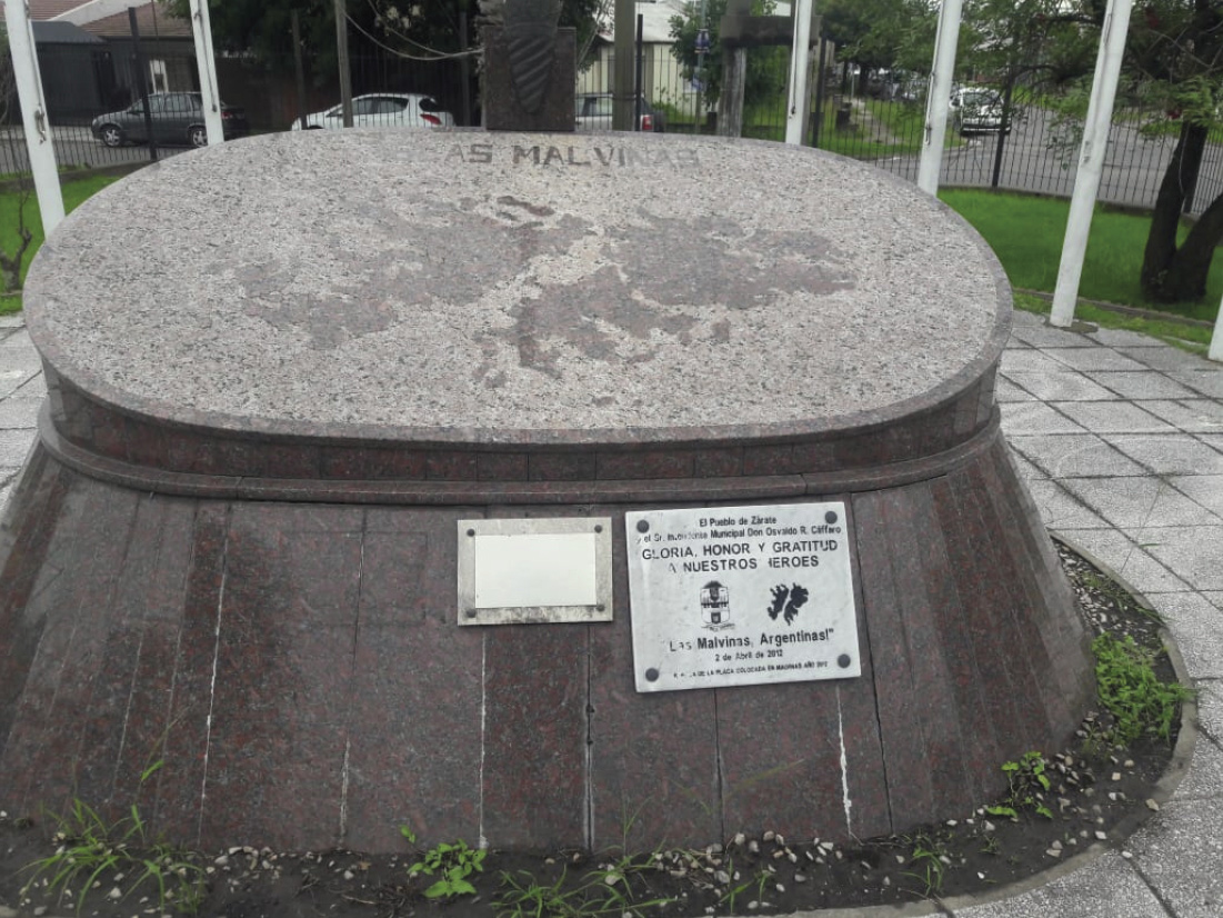 Plano de las Islas Malvinas en el Monumento a los caídos en la Guerra