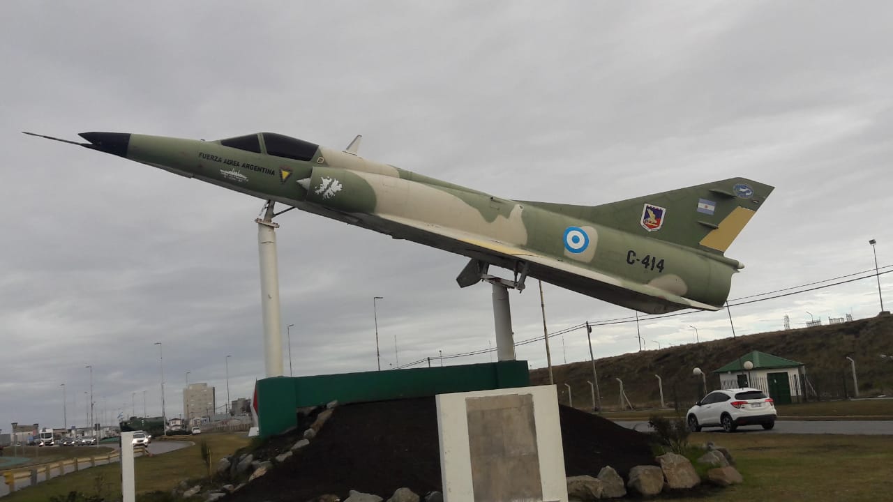 Réplica de unos de los aviones utilizados en el conflicto bélico de la Guerra de Malvinas en Río Grande