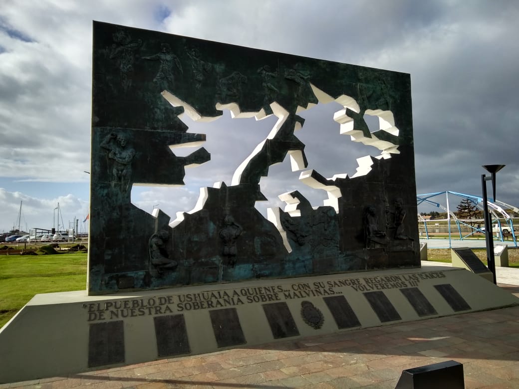 Monumento a los caídos en la Guerra de Malvinas en Ushuaia