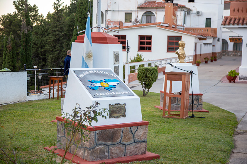 Fotografía del Monumento en homenaje a los caídos en la Guerra de Malvinas